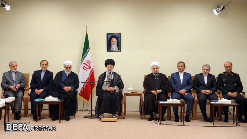 رہبر انقلاب اسلامی سے صدر مملکت اور کابینہ کے اراکین کی ملاقات