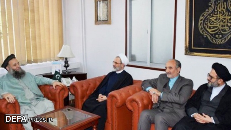 پاکستان کے وزیر مذہبی امور اور ایران کے دینی مدارس کے سربراہ کی ملاقات