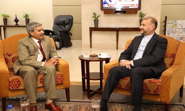 ایرانی وزیر خارجہ کا بھارتی وزارت خارجہ میں شاندار استقبال