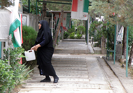 امیدوارم در آن دنیا شرمنده شهدا نباشیم