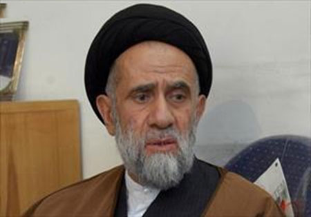 نقش آیت الله در انقلاب/ تلاش برای تربیت طلاب جوان در حوزه