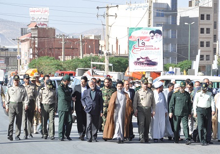 رژه نیروهای مسلح در شهرستان های استان لرستان برگزار شد