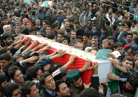 پیکر مطهر 2 شهید گمنام در شهر قورچی‌باشی خمین تشییع می‌شود