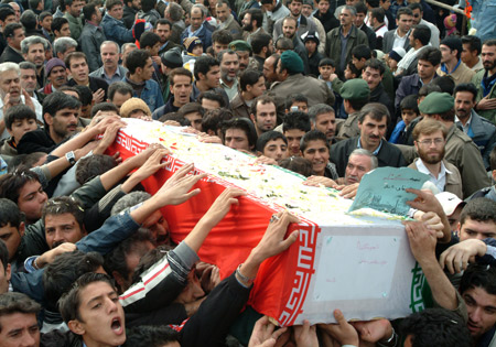 تدفین شهید گمنام در دانشگاه جنگ افتخاری بزرگ برای دافوس آجاست