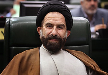 ملت ایران هیچ‌گاه از شعارهای انقلابی خود کوتاه نخواهد آمد