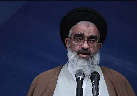 امام خمینی(ره) با قیام عاشورایی خود دیوارهای کذایی دشمنان را فرو ریخت
