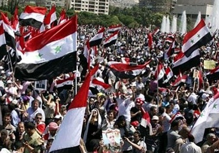 حمایت مردم حومه دمشق از نظام سوریه