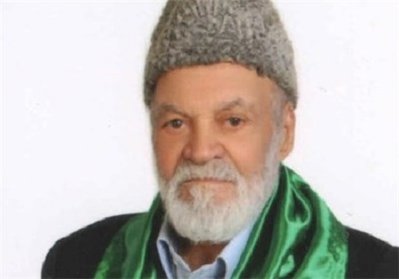 مرحوم میرعلی اکبری علاقه خاصی به مقام معظم رهبری داشت