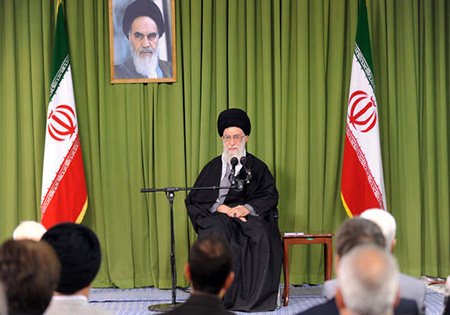 فعالیت‌های هسته‌ای ایران متوقف یا کُند نخواهد شد/ مذاکره‌کنندگان هیچ حرف زوری را نپذیرند