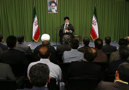 رئیس، مدیران و جمعی از محققان جهاد دانشگاهی با مقام معظم رهبری دیدار کردند