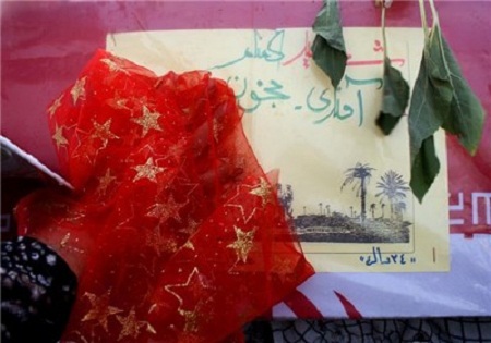 تور عروسی متبرک به تابوت شهید گمنام + عکس