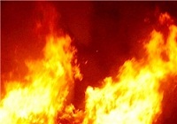 نجات۸۰ نفر از ساکنان ساختمانی ۱۰ طبقه در یک  آتش‌سوزی گسترده