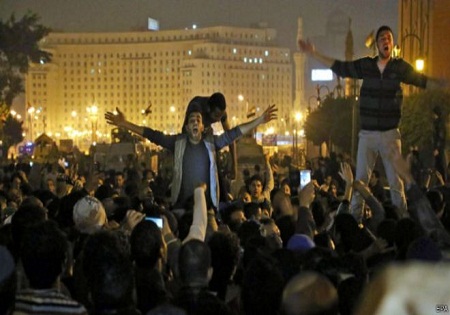 درگیری معترضان به تبرئه «حسنی مبارک» با نیروهای امنیتی مصر
