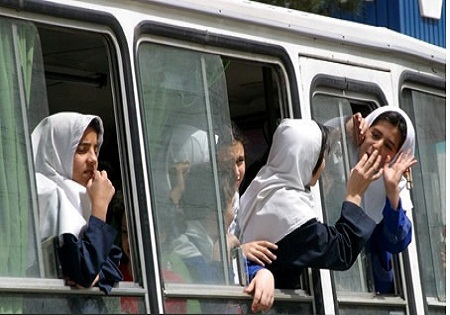 مشارکت دانش آموزان در اجرای طرح «اتوبوس پیاده»