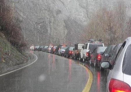 آغاز بارش برف و باران در محورهای مواصلاتی کشور