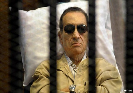 حکم سه سال حبس «مبارک» لغو شد/ دیکتاتور طبق قانون آزاد است