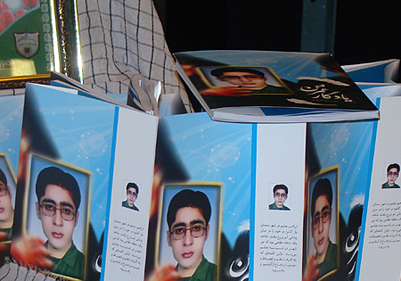 کتاب «یادگار عمر من» در اردبیل رونمایی شد