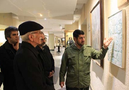 بازدید هنرمندان خوشنویسی کشور از باغ موزه دفاع مقدس همدان