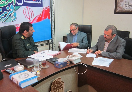بازدید رئیس دفتر جذب و ارزشیابی پژوهشگاه علوم و معارف دفاع مقدس از دانشگاه های خوزستان