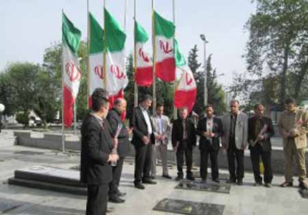 مزار شهدای کارگر امامزاده ابراهیم آمل گلباران شد