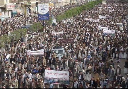 تظاهرات گسترده یمنی‌‌ها علیه عربستان/4 نظامی سعودی در درگیری با نیروهای یمنی به هلاکت رسیدند