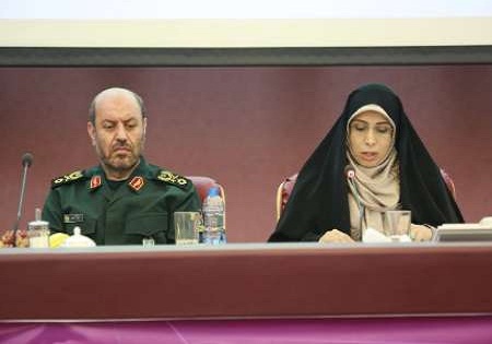 افتخار می کنیم که وزیر دفاع و همکارانشان از ما در هوا، آب، خاک و فضا دفاع می کنند