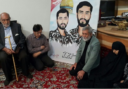 شاعران و هنرمندان با خانواده شهیدان بختی دیدار کردند