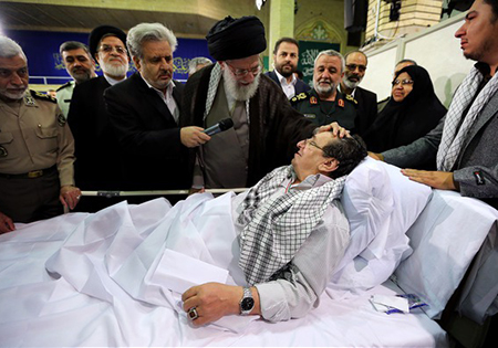 گفتگوی صمیمانه امام خامنه‌ای با جانبازان قطع نخاعی و بالای ۷۰ درصد + فیلم