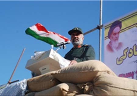 دشمن در پی ایجاد فتنه است/ انقلاب اسلامی تحولی بزرگ در تاریخ معاصر جهان ایجاد کرد