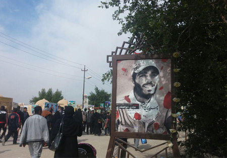 مزار شهید مدافع حرم در مسیر زائران اربعین + تصویر