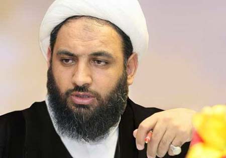 تنها راه رسیدن به کمال و سعادت ادامه راه شهدا و امام(ره) شهداست