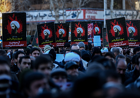 تصاویر/ تجمع در اعتراض به اعدام شیخ نمر در میدان فلسطین