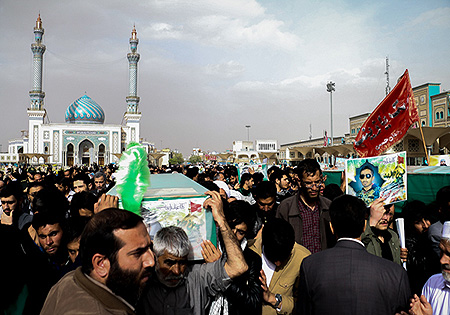 پیکر هفت شهید مدافع حرم 18 فروردین در قم تشییع می شود