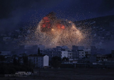 عکس/اولین حملات هوایی آمریکا به حلب به بهانه مبارزه با داعش