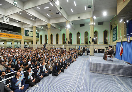هزاران نفر از فرهنگیان کشور با حضرت آیت الله خامنه‌ای دیدار می‌کنند