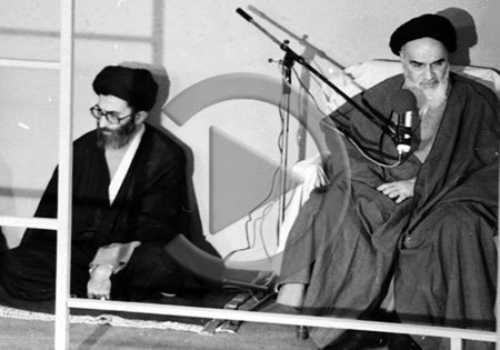کلیپ/ رابطه عاشقانهی امت با امام خمینی(ره)