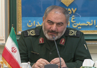مدافعان حرم در مقابل دشمنان نظام ایستاده‌اند