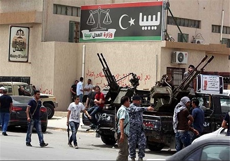 توافق بر سر آتش بس در شهر درنه/ وقوع دو انفجار در بنغازی طی ۲۴ ساعت