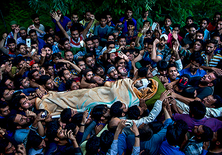 تصاویر/ جنایت گروه های افراطی در کشمیر