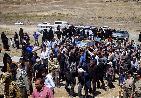 تصاویر/ تشییع پیکر مطهر شهید دهقانی در روستای سنوک