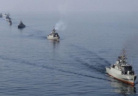 ناوشکن آمریکا سه تیر هشدار دهنده به «قایق» سپاه پاسداران ایران شلیک کرد
