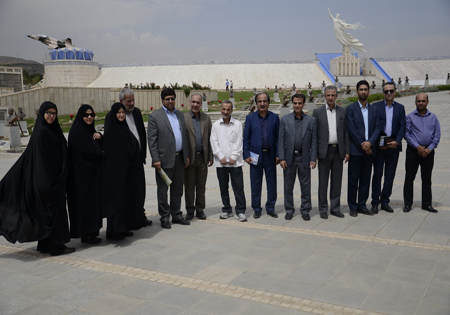 اعضای شورای شهر اراک از باغ موزه همدان بازدید کردند