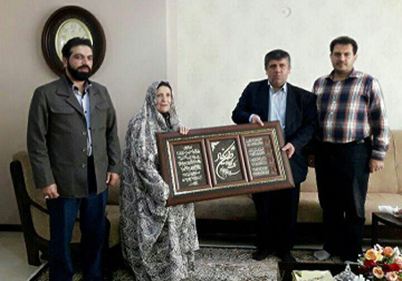 نسل جدید باید با فرهنگ ایثار و شهادت آشنا شود