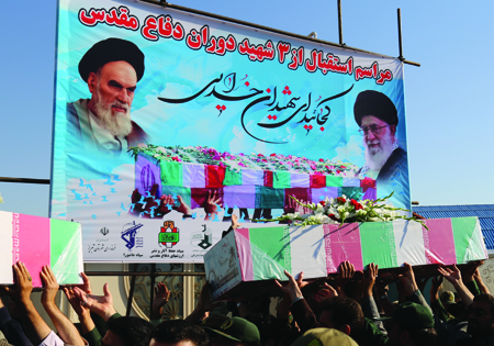 حضور پیکر هفت شهید دفاع مقدس در مراسم عرفه خوزستان