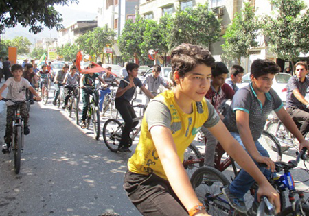 رژه دوچرخه سوران بسیجی گلوگاه  به مناسبت هفته دفاع مقدس