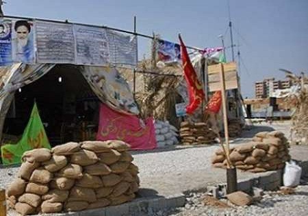 برپایی نمایشگاه تجهیزات و ادوات نظامی تیپ 216 زرهی در زنجان