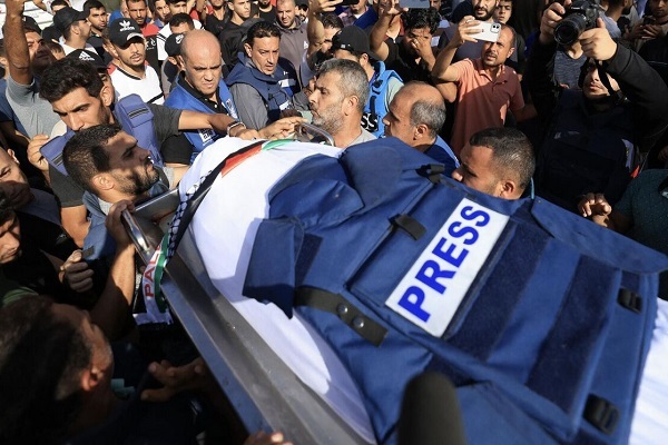 عدد الصحفيين الشهداء في قطاع غزة يرتفع الى 195