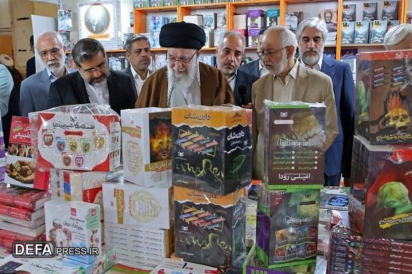 زيارة الإمام الخامنئي المعرض الدولي الخامس والثلاثين للكتاب في طهران