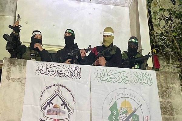 القسام وشهداء الأقصى: السلطة تجاوزت الخطوط الحمراء وصبرنا بدأ ينفد