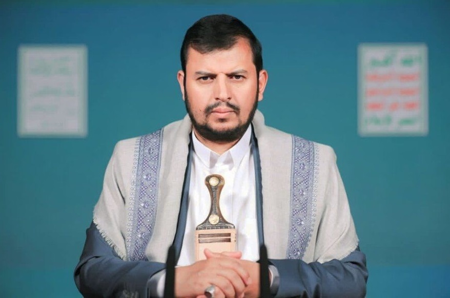 السيد الحوثي: الشعب اليمني اثبت صموده وثباته عبر حضوره الحماسي في تشييع الشهيد